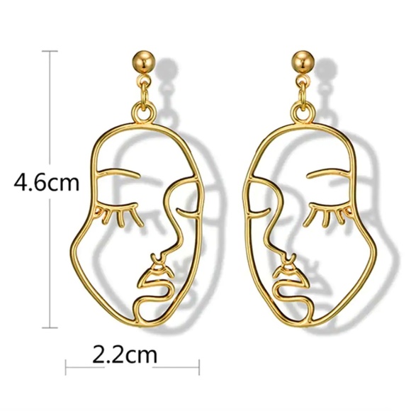 NWT Gold Hollow Women's Face Earrings - Picture 4 of 5